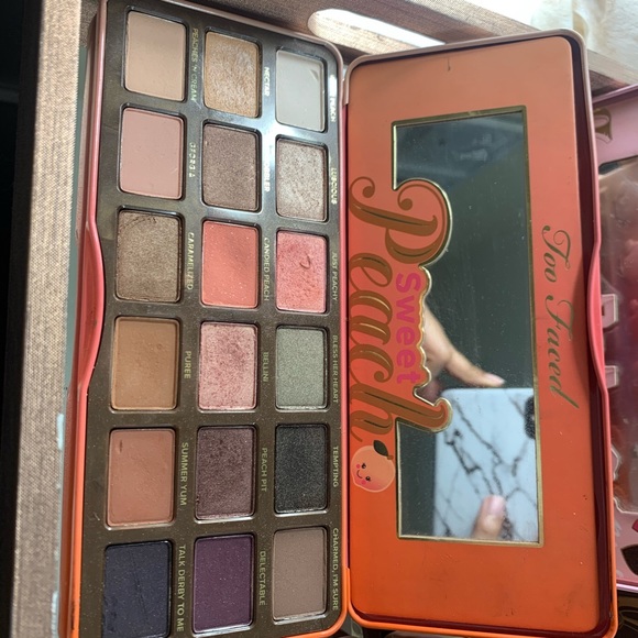 Too faced eyeshadow bundle - Picture 2 of 5
